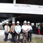 ENCUENTRAN MAS DE 2 MILLONES DE BOLIVIANOS EN UN VEHÍCULO DE LA PAZ Y DETIENEN A 2 PERSONAS